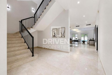 Villa til salg i The Villa, Dubai, UAE 5 soveværelser, 1000.01 kvm № 756781 - foto 1