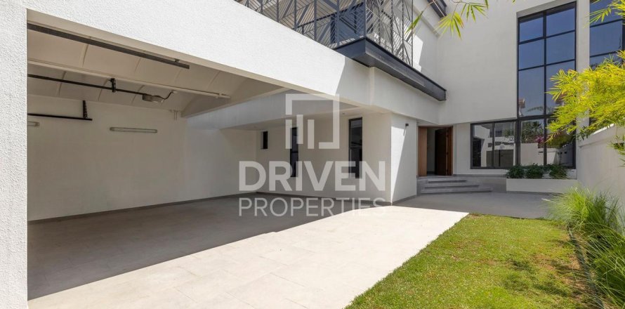 Βίλα σε Umm Suqeim, Dubai, ΗΑΕ 4 υπνοδωμάτια, 362 τ.μ. Αρ. 682625