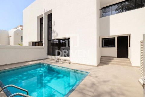 Βίλα σε Umm Suqeim, Dubai, ΗΑΕ 4 υπνοδωμάτια, 362 τ.μ. Αρ. 682625 - φωτογραφία 2