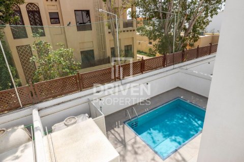 Βίλα σε Umm Suqeim, Dubai, ΗΑΕ 4 υπνοδωμάτια, 362 τ.μ. Αρ. 682625 - φωτογραφία 19