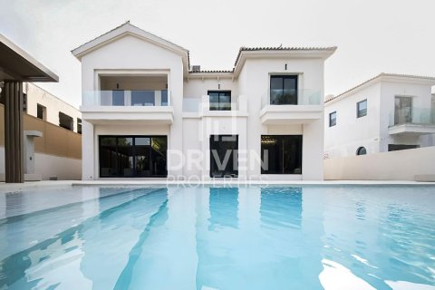 Vila v Jumeirah Golf Estates, Dubai, SAE 5 ložnice, 660 m² Č.: 682656 - fotografie 30