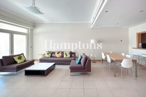 Palm Jumeirah, Dubai, UAE의 임대용 아파트 침실 4개, 144.06932725제곱미터 번호 701989 - 사진 4