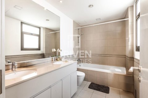 Townhouse in Town Square, Dubai, UAE 3 bedrooms, 204 sq.m. № 655213 - photo 14