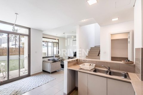 Townhouse in Town Square, Dubai, UAE 3 bedrooms, 204 sq.m. № 655213 - photo 2