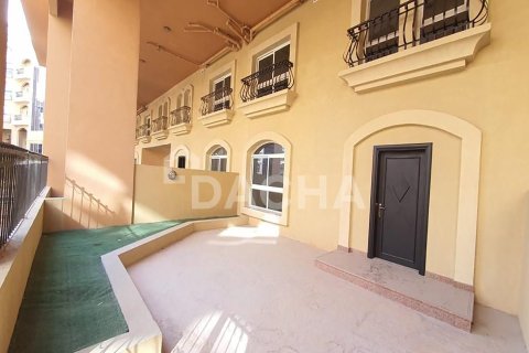 Apartamento en venta en Jumeirah Village Circle, Dubai, EAU 3 dormitorios, 268 m2 № 707855 - foto 4