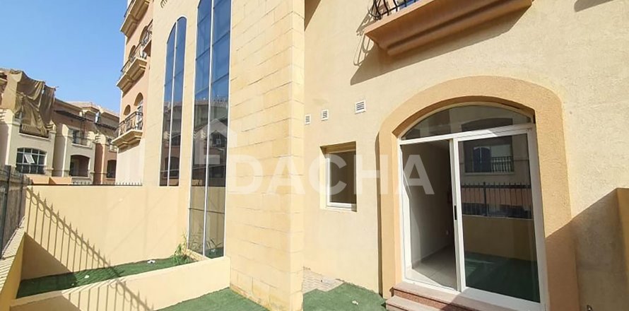 Apartamento en Jumeirah Village Circle, Dubai, EAU 3 dormitorios, 268 m² № 707855