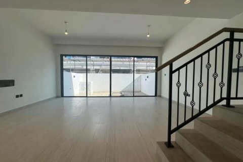 Townhouse de închiriat în Damac Lagoons, Dubai, EAU 5 dormitoare, 258 mp.  №706325 - poză 12