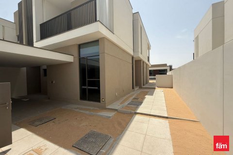 Villa te huur in Al Furjan, Dubai, VAE 4 slaapkamers, 366.5 vr.m., nr 633695 - foto 14