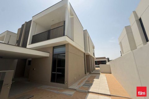 Villa te huur in Al Furjan, Dubai, VAE 4 slaapkamers, 366.5 vr.m., nr 633695 - foto 2