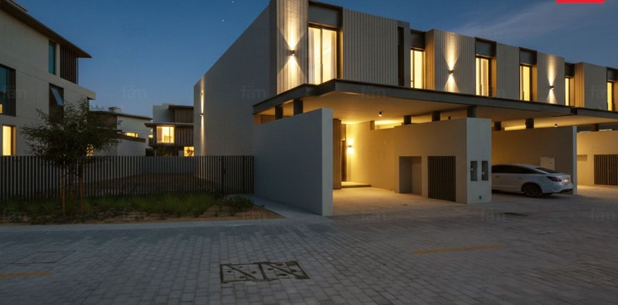 Townhouse in Dubai, UAE 3 bedrooms, 426 sq.m. № 682198