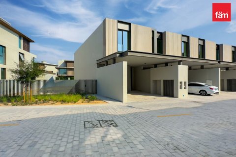 Townhouse in Dubai, UAE 3 bedrooms, 426 sq.m. № 682198 - photo 2