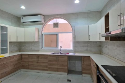 Villa en venta en Ras Al Khaimah, EAU 8 dormitorios, 1394 m2 № 734831 - foto 8