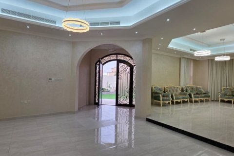 Villa en venta en Ras Al Khaimah, EAU 8 dormitorios, 1394 m2 № 734831 - foto 4