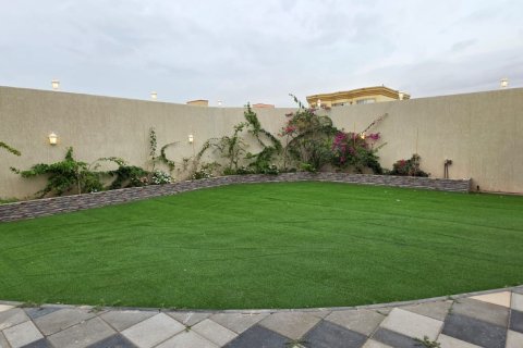 Villa en venta en Ras Al Khaimah, EAU 8 dormitorios, 1394 m2 № 734831 - foto 23