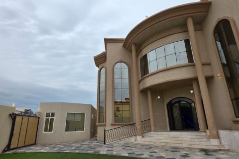 Villa en venta en Ras Al Khaimah, EAU 8 dormitorios, 1394 m2 № 734831 - foto 24