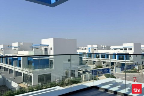 Řadový dům v Dubai, SAE 5 ložnice, 215.1 m² Č.: 709948 - fotografie 12
