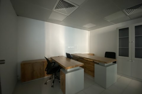Oficiu de închiriat în Sheikh Zayed Road, Dubai, EAU 178.9 mp.  №641257 - poză 5