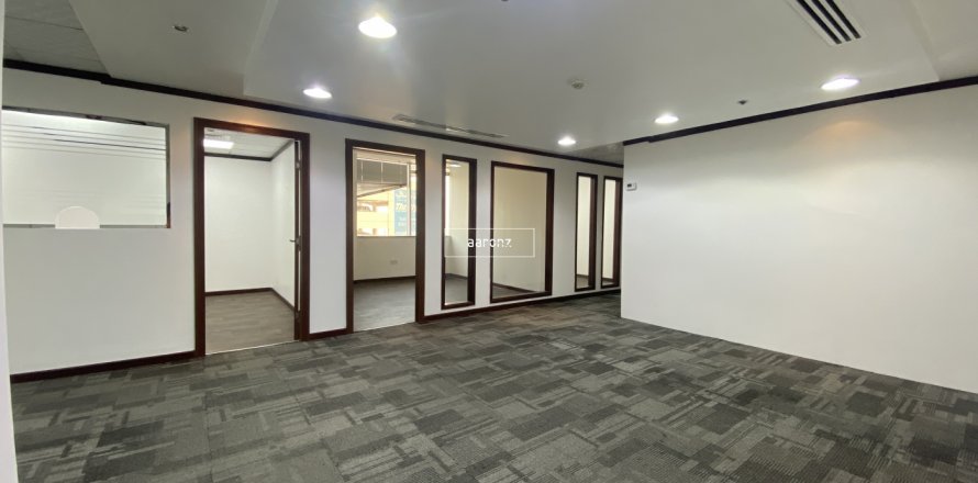 Iroda itt: Sheikh Zayed Road, Dubai, EAE, 96.7 m², azonosító: 641258