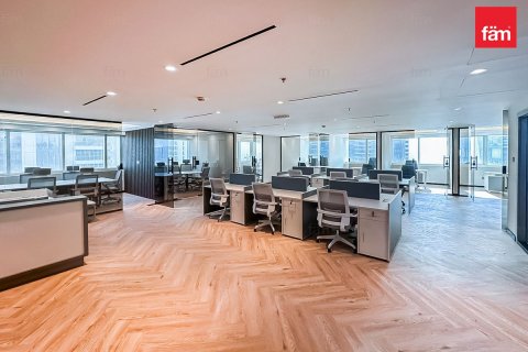 Zyrë në Dubai, Emiratet e Bashkuara Arabe 153.4 m2. № 668950