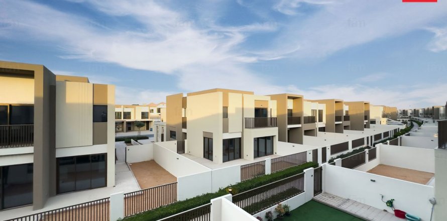 Dubai, संयुक्त अरब अमीरात में विला, 3 बेडरूम, 164.5 वर्ग मीटर, संख्या 668951