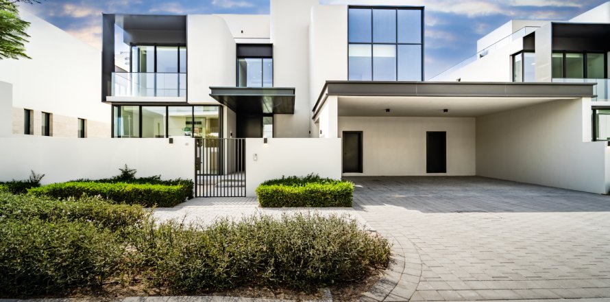 וילה ב Dubai, איחוד האמירויות 5 חדרי שינה, 921 מ"ר מספר 739682