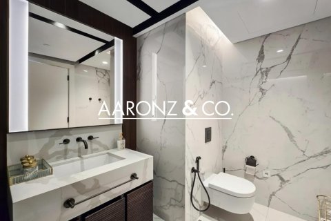 Jumeirah Lake Towers, Dubai, संयुक्त अरब अमीरात में अपार्टमेंट, 1 बेडरूम, 74.6 वर्ग मीटर, संख्या 670711 - फ़ोटो 9