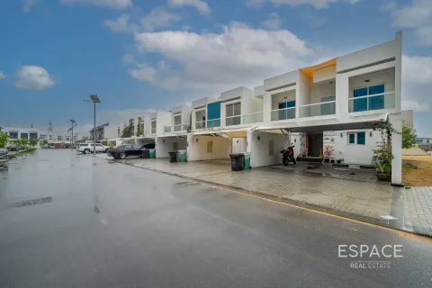Városi lakóépület itt: Al Furjan, Dubai, EAE, 3 hálószoba, 265 m², azonosító: 737981