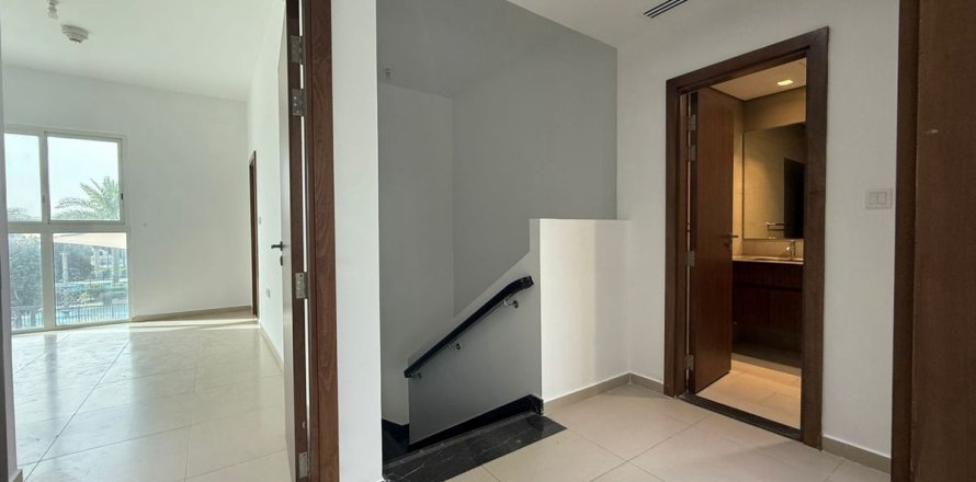 Rijtjeshuis in Dubai, VAE 3 slaapkamers, 169.5 vr.m. nr 713578