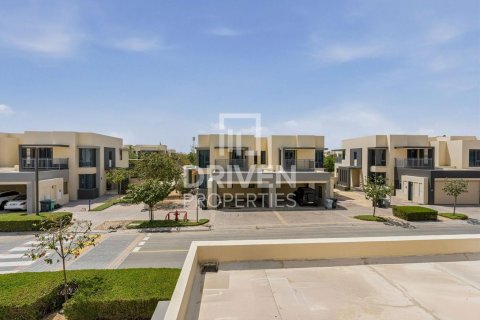 Vila u Dubai Hills Estate, Dubai, UAE 5 spavaćih soba, 285.4 m2 Br. 762471 - fotografija 16