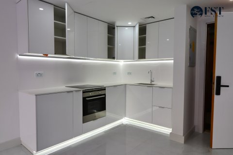 Apartment in Jumeirah Lake Towers, Dubai, UAE 1 bedroom, 63.4 sq.m. № 563636 - photo 4