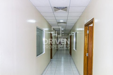 Noliktava Jebel Ali, Dubaijā, AAE 4897 m2 Nr. 680096 - attēls 4