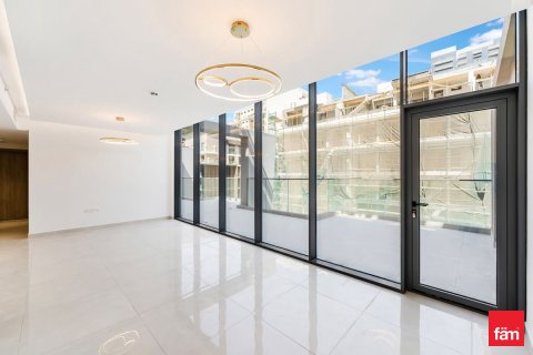 Apartment in Dubai, UAE 2 bedrooms, 159.9 sq.m. № 648011 - photo 17