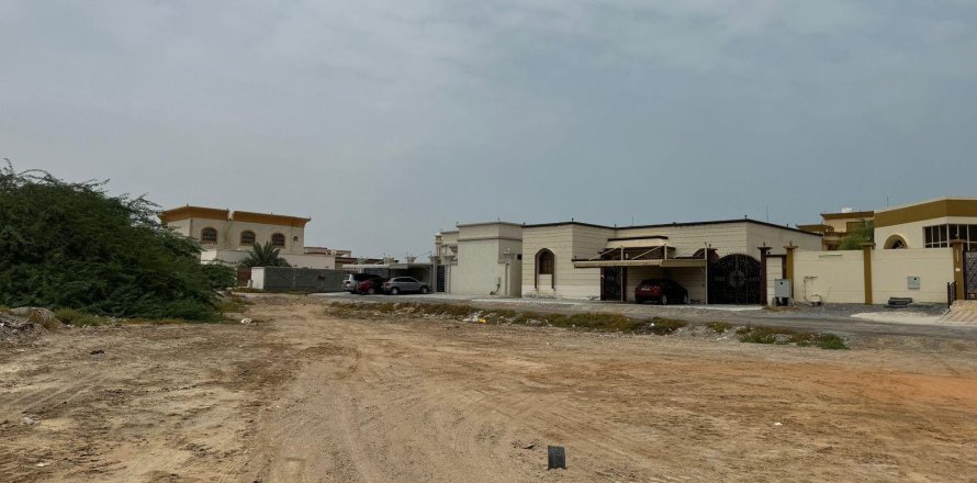 Maa asukohaga Ras Al Khaimah, AÜE: 390 m² Nr 730725