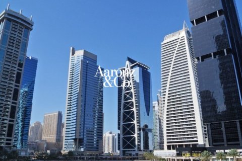 Hotel Apartment in Jumeirah Lake Towers, Dubai, UAE 1 room, 34 sq.m. № 739404 - photo 3