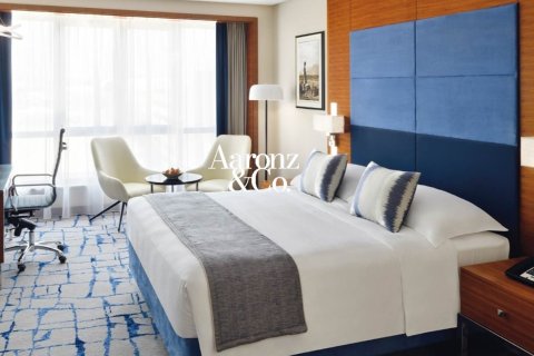 Hotel Apartment in Jumeirah Lake Towers, Dubai, UAE 1 room, 34 sq.m. № 739404 - photo 2