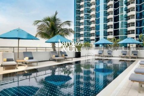 Hotel Apartment in Jumeirah Lake Towers, Dubai, UAE 1 room, 34 sq.m. № 739404 - photo 6