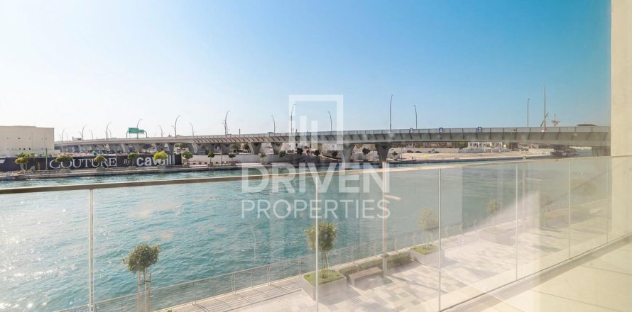 Apartment in Al Wasl, Dubai, UAE 2 bedrooms, 123.56 sq.m. № 756176