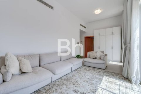 Vila v Nadd Al Sheba, Dubai, SAE 4 spálne, 468 m2 č. 642698 - Fotografia 17