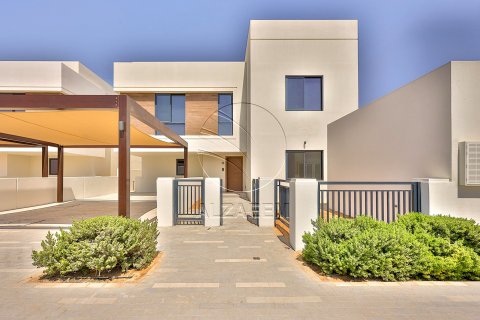 Villa en venta en Yas Island, Abu Dhabi, EAU 5 dormitorios, 384 m2 № 662965 - foto 1