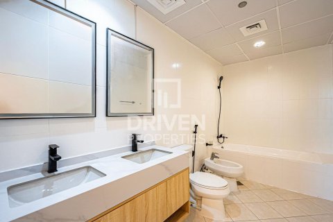 شقة للبيع في Motor City، دبي، الإمارات العربية المتحدة 3 غرفة نوم ، 231 متر مربع ، رقم 682943 - صورة 18