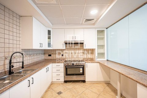 شقة للبيع في Motor City، دبي، الإمارات العربية المتحدة 3 غرفة نوم ، 231 متر مربع ، رقم 682943 - صورة 2