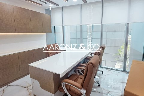 משרד ב Jumeirah Lake Towers, Dubai, איחוד האמירויות 107 מ