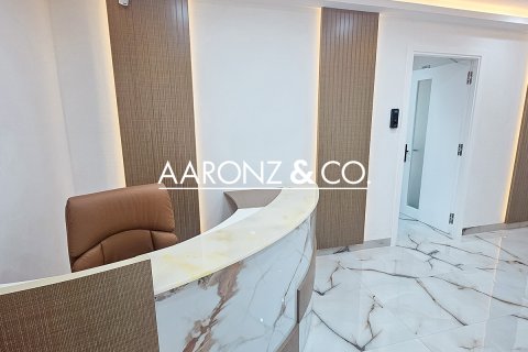 Birojs Jumeirah Lake Towers, Dubaijā, AAE 107 m2 Nr. 685644 - attēls 2