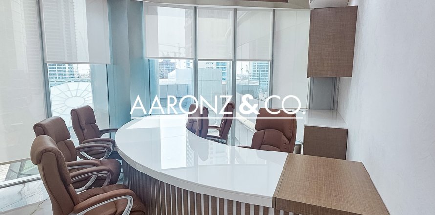 Birojs Jumeirah Lake Towers, Dubaijā, AAE 107 m2 Nr. 685644