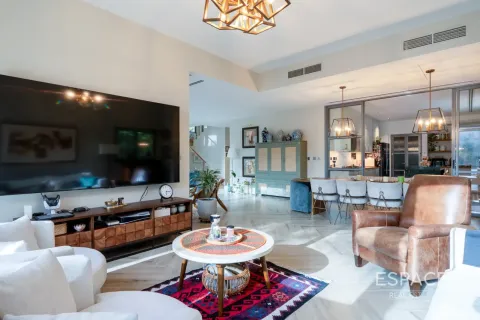 Dubai Hills Estate, UAE의 판매용 빌라 침실 5개, 418제곱미터 번호 737878 - 사진 2