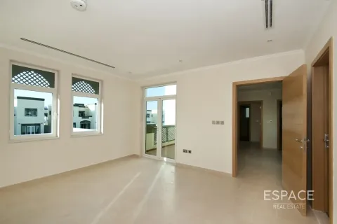 Vila u Jumeirah Park, Dubai, UAE 3 spavaćih soba, 285 m2 Br. 738192 - fotografija 3