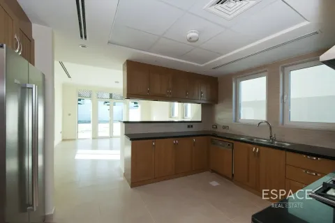 Vila u Jumeirah Park, Dubai, UAE 3 spavaćih soba, 285 m2 Br. 738192 - fotografija 4