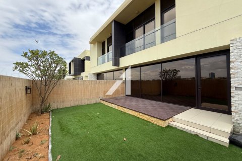 Villa te huur in DAMAC Hills (Akoya by DAMAC), Dubai, VAE 3 slaapkamers, 324 vr.m., nr 699253 - foto 2