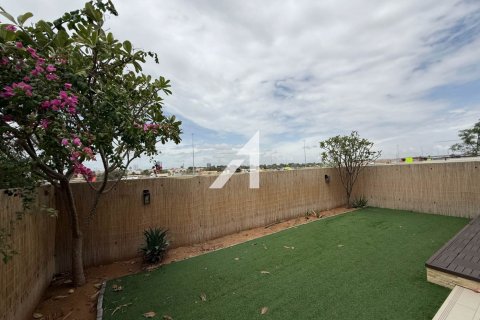 Villa te huur in DAMAC Hills (Akoya by DAMAC), Dubai, VAE 3 slaapkamers, 324 vr.m., nr 699253 - foto 3