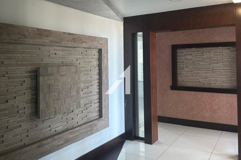 Зняти в оренду офіс в Sheikh Zayed Road, Дубай, ОАЕ 186м2, № 699255 - фото 5